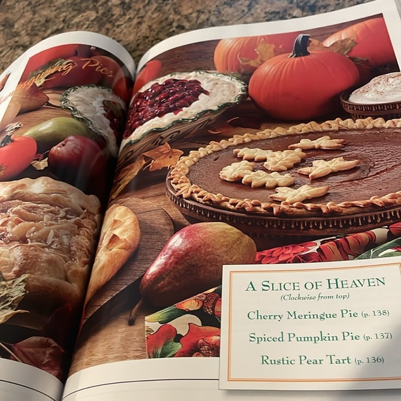 Taste of Home's 2003 & 2004 Holiday & Celebrations cookbooks - Xmas & more - Picture 5 of 7